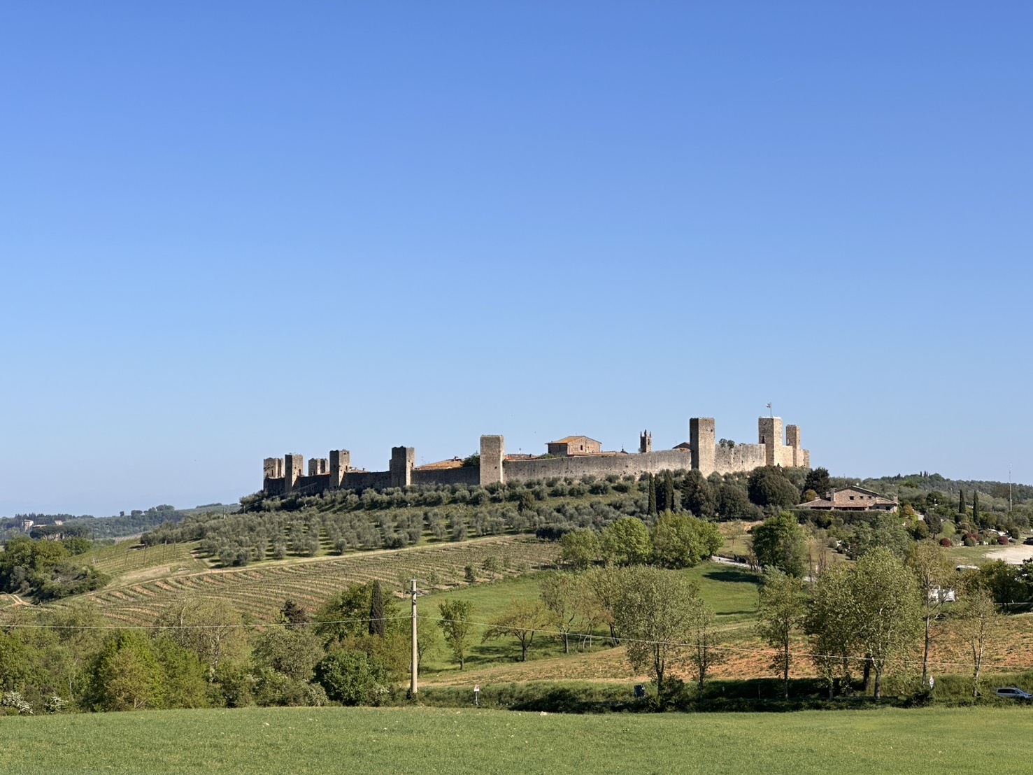 義大利 Monteriggioni 蒙特里久尼中世紀圓堡古城全景